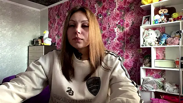 Snapshot of TraciBallena chatting on 03.04.26 TraciBallena online show from 03.04.26