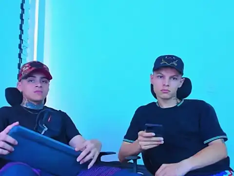 Snapshot of Thomas-Wil chatting on 01.18.26 Thomas-Wil online show from 01.18.26