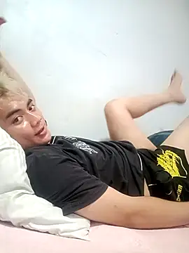 Snapshot of B0ricat chatting on 01.08.26 B0ricat online show from 01.08.26