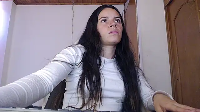 Shanel Lozano online show from 04.21.26