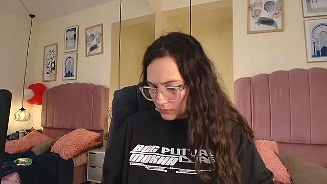 Hanabie  online show from 02.25.26