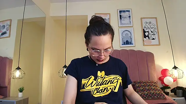 Hanabie  online show from 04.29.26