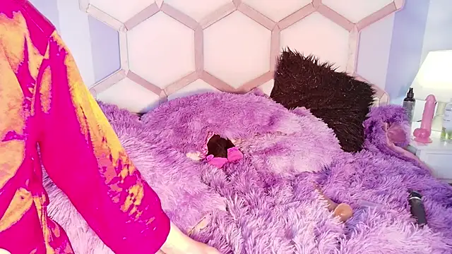 yvi taylor online show from 02.07.26