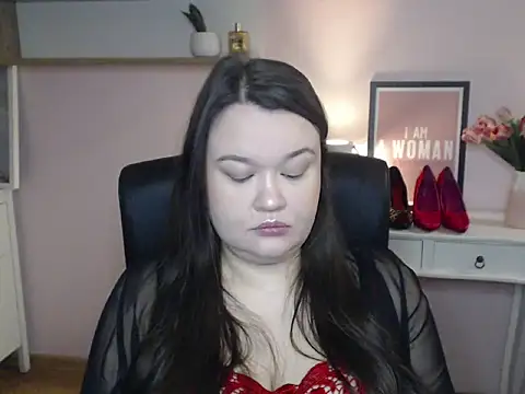 Snapshot of HollyDanceSoul chatting on 02.14.26 HollyDanceSoul online show from 02.14.26