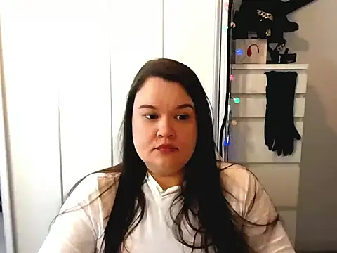 Snapshot of HollyDanceSoul chatting on 02.24.26 HollyDanceSoul online show from 02.24.26