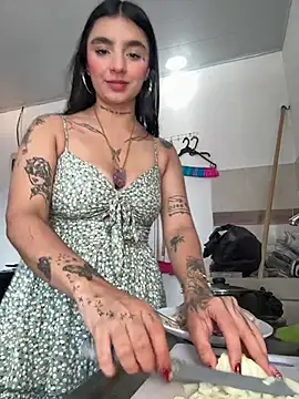 Snapshot of Abriil_cutee chatting on 07.28.26 Abriil cutee online show from 07.28.26