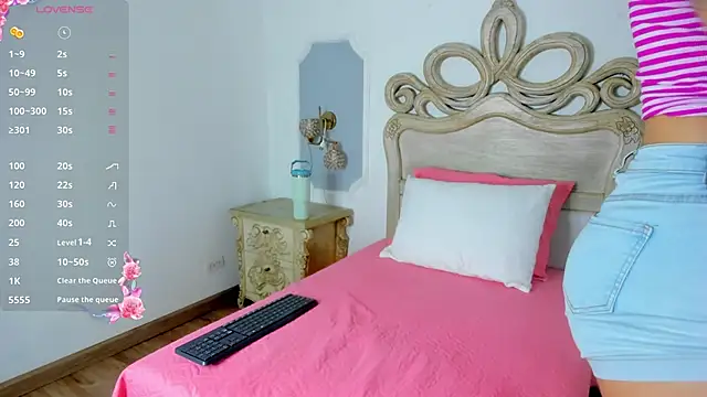 paulina lux online show from 03.19.26