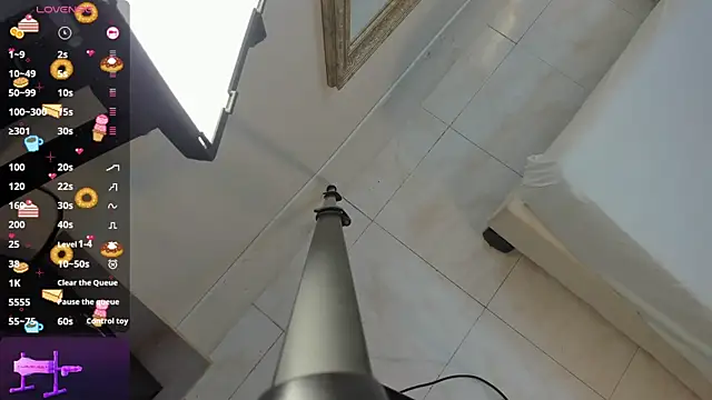 Miaaffox online show from 02.04.26