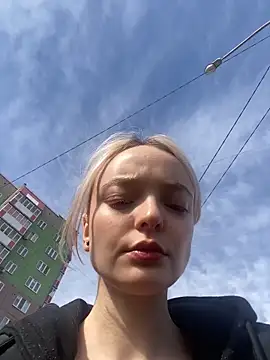 aka Blonde online show from 04.08.26