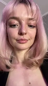 Snapshot of aka_Blonde chatting on 07.19.26 aka Blonde online show from 07.19.26