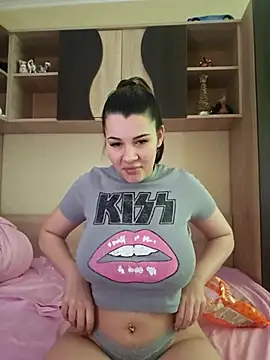 Snapshot of clararossie chatting on 01.14.26 clararossie online show from 01.14.26