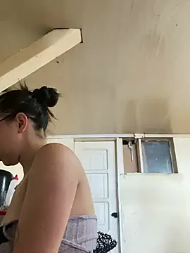 Snapshot of Shayla--broos chatting on 02.24.26 Shayla--broos online show from 02.24.26