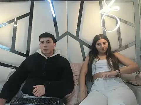 ScarlettAndLucas online show from 03.04.26