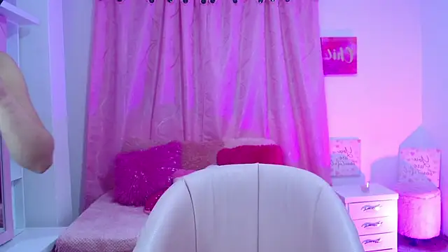 Snapshot of eimmy01 chatting on 02.06.26 eimmy01 online show from 02.06.26