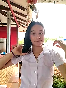 l0lita emi online show from 02.15.26