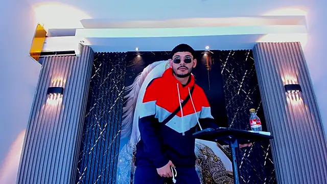 The Gods In Diamonds online show from 03.03.26