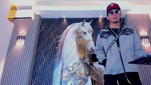 The Gods In Diamonds online show from 03.05.26