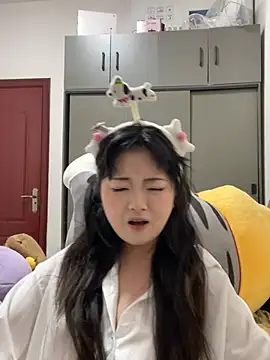 Snapshot of Mloy-01 chatting on 02.03.26 Mloy-01 online show from 02.03.26