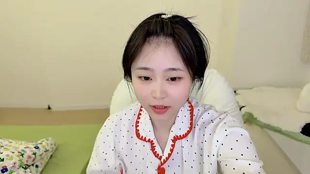 Onefiona online show from 04.07.26