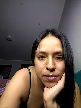 Snapshot of Aleja_1426 chatting on 03.08.26 Aleja 1426 online show from 03.08.26