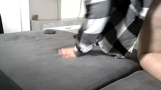 MinchenBienchen98 online show from 04.20.26