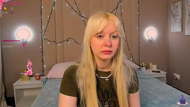 AdeleSilvy online show from 04.08.26