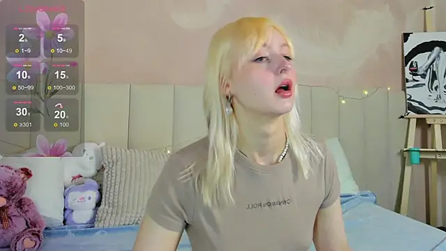 Snapshot of AdeleSilvy chatting on 07.25.26 AdeleSilvy online show from 07.25.26