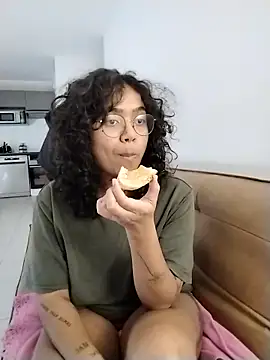 Snapshot of therealsun8 chatting on 02.04.26 therealsun8 online show from 02.04.26