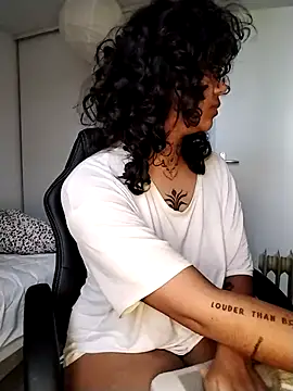 Snapshot of therealsun8 chatting on 02.12.26 therealsun8 online show from 02.12.26