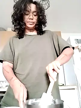 Snapshot of therealsun8 chatting on 02.21.26 therealsun8 online show from 02.21.26