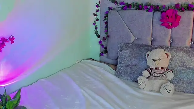 Britanny77 online show from 03.26.26