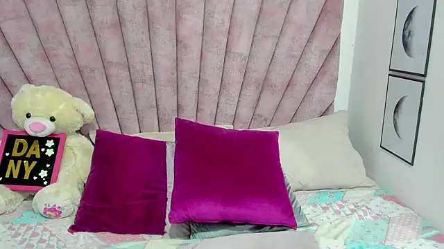 danibellucii  online show from 03.21.26