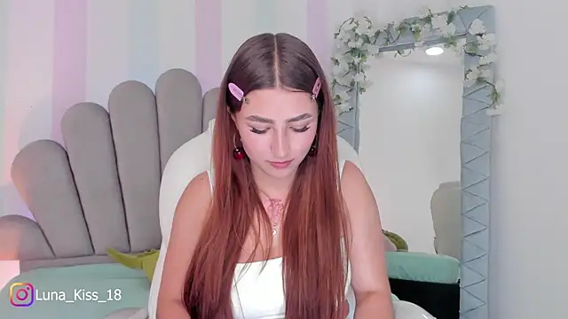 Luna kiss 18 online show from 01.17.26