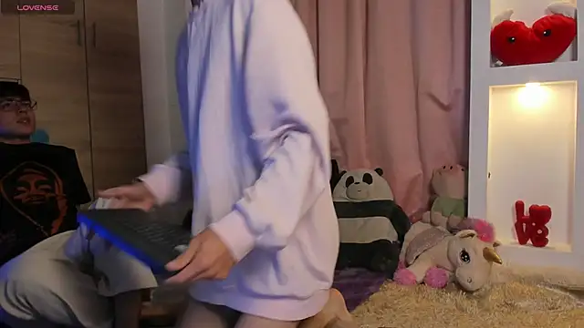 Maiky Cooper01 online show from 04.25.26