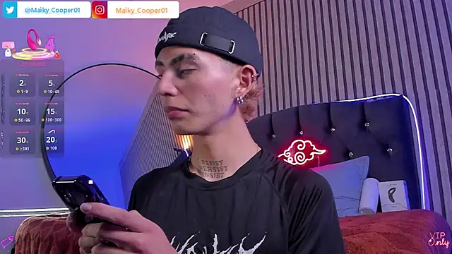 Snapshot of Maiky_Cooper01 chatting on 07.18.26 Maiky Cooper01 online show from 07.18.26
