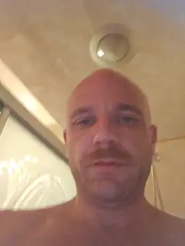 Snapshot of FrankieFuckMe chatting on 07.28.26 FrankieFuckMe online show from 07.28.26
