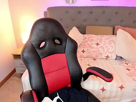 Abril Rosse  online show from 01.18.26