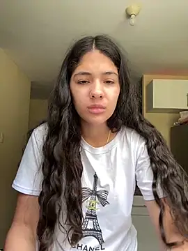 Snapshot of diosa_sofia19 chatting on 05.05.26 diosa sofia19 online show from 05.05.26