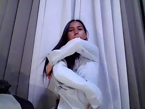 LOVELYMAYUMIE online show from 03.23.26