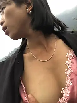 Snapshot of sun-shii chatting on 02.15.26 sun-shii online show from 02.15.26