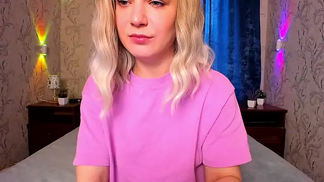 Snapshot of JessicaBeverly_ chatting on 06.17.26 JessicaBeverly online show from 06.17.26