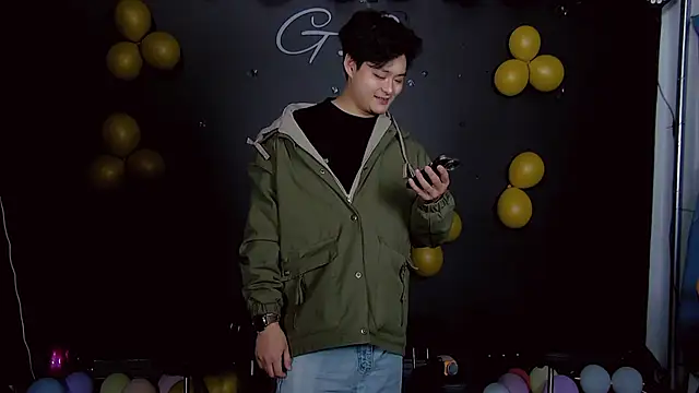 Snapshot of STR-100 chatting on 02.24.26 STR-100 online show from 02.24.26