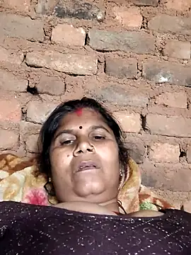 Hot di97 online show from 04.16.26