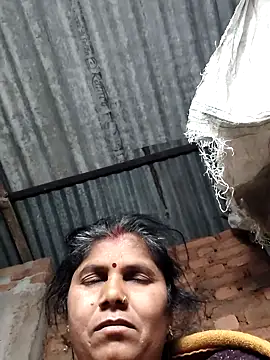 Hot di97 online show from 04.17.26