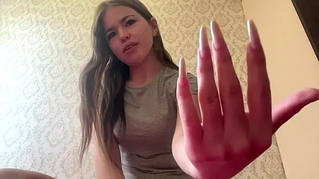 urBabyyyGirl online show from 04.23.26