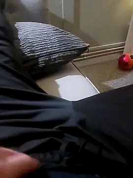 Hertsguy1984 online show from 04.19.26