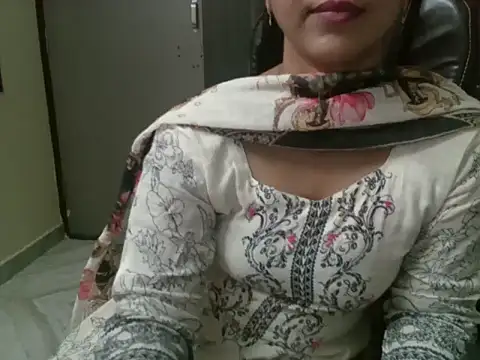 Snapshot of Adaa7 chatting on 06.30.26 Adaa7 online show from 06.30.26