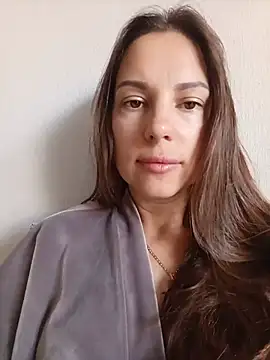 Snapshot of She-Moon chatting on 07.18.26 She-Moon online show from 07.18.26