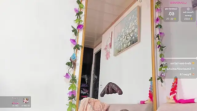 Snapshot of la_saris chatting on 03.02.26 la saris online show from 03.02.26