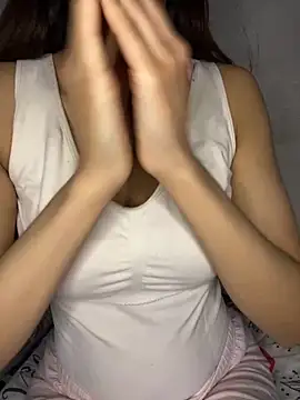Snapshot of SexyNarRazane chatting on 05.18.26 SexyNarRazane online show from 05.18.26
